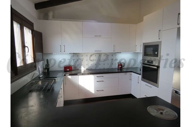 3 bedroom Finca/Country House for holiday rental in Cómpeta with pool garage - € 1,050 (Ref: 7985538)