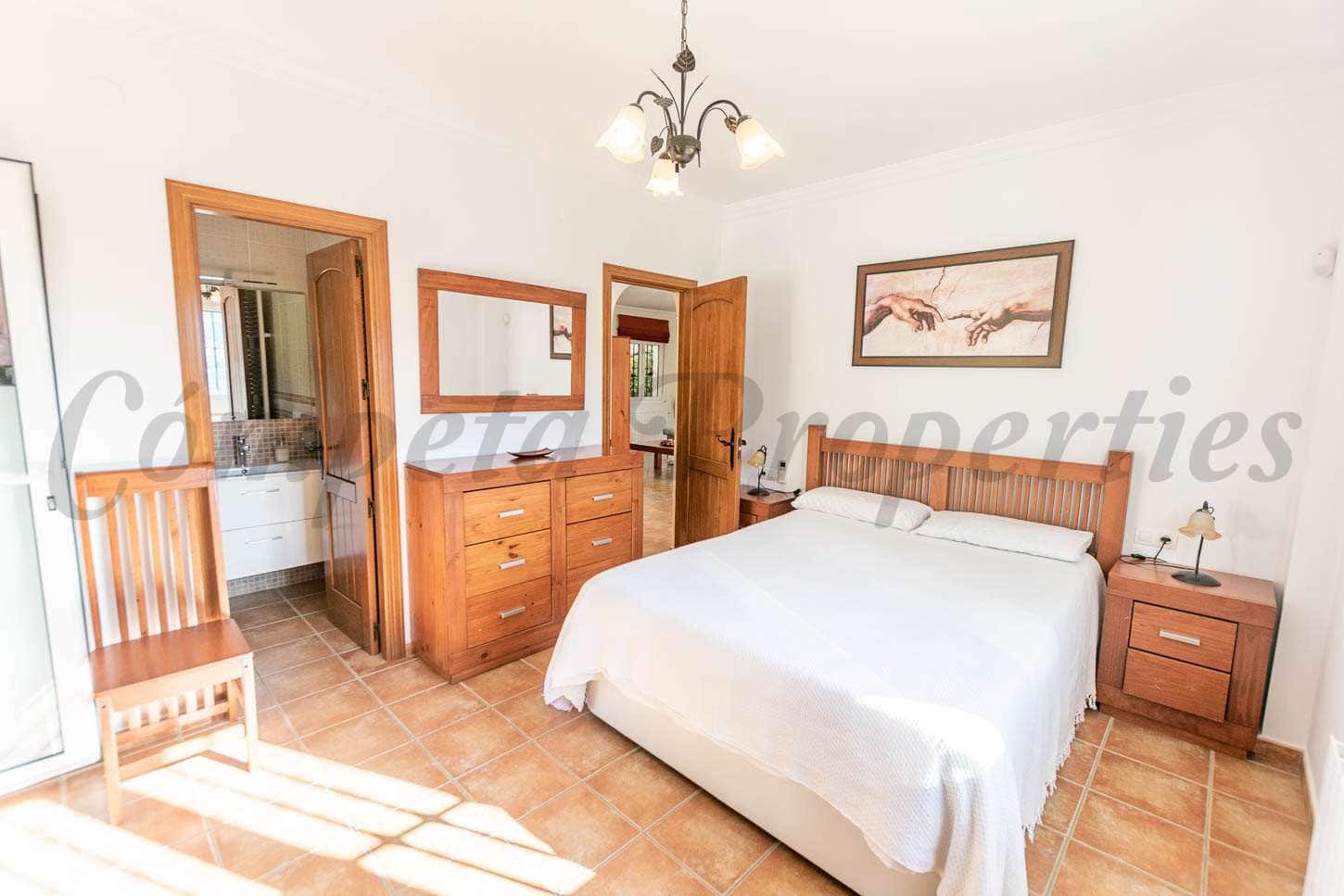 2 makuuhuone Maalaistalo lomavuokrausta paikassa Competa mukana uima-altaan - 900 € (Ref: 7985557)