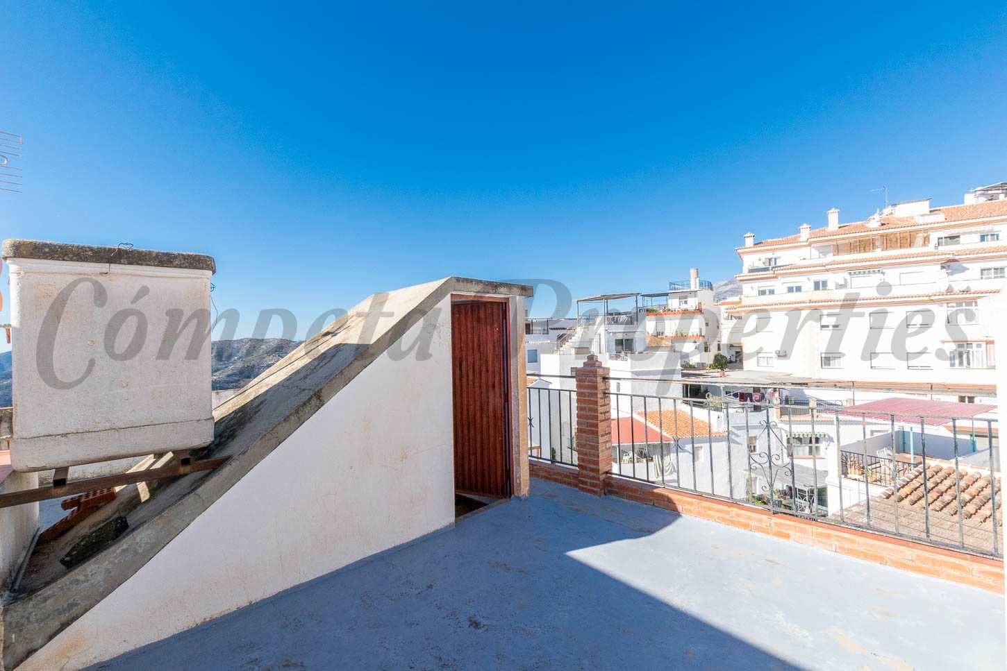 3 slaapkamer Huis te koop in Competa - € 139.000 (Ref: 8002689)