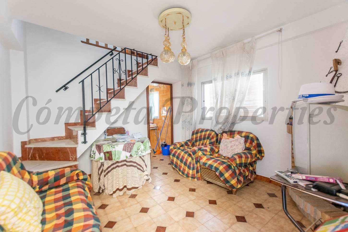 3 slaapkamer Huis te koop in Competa - € 139.000 (Ref: 8002689)