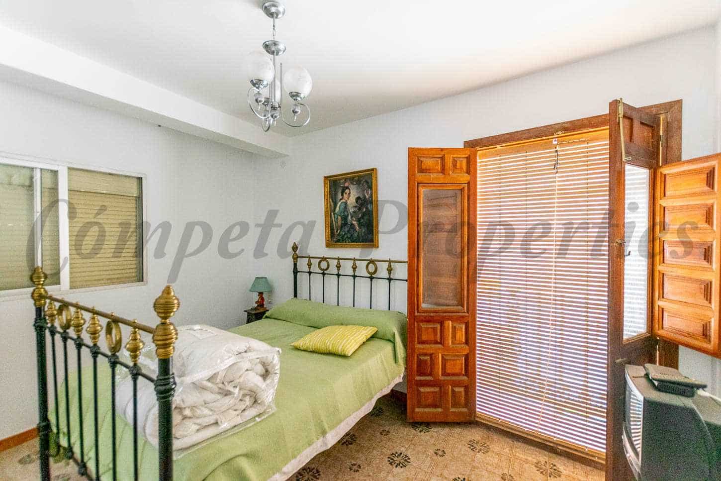 3 slaapkamer Huis te koop in Competa - € 139.000 (Ref: 8002689)