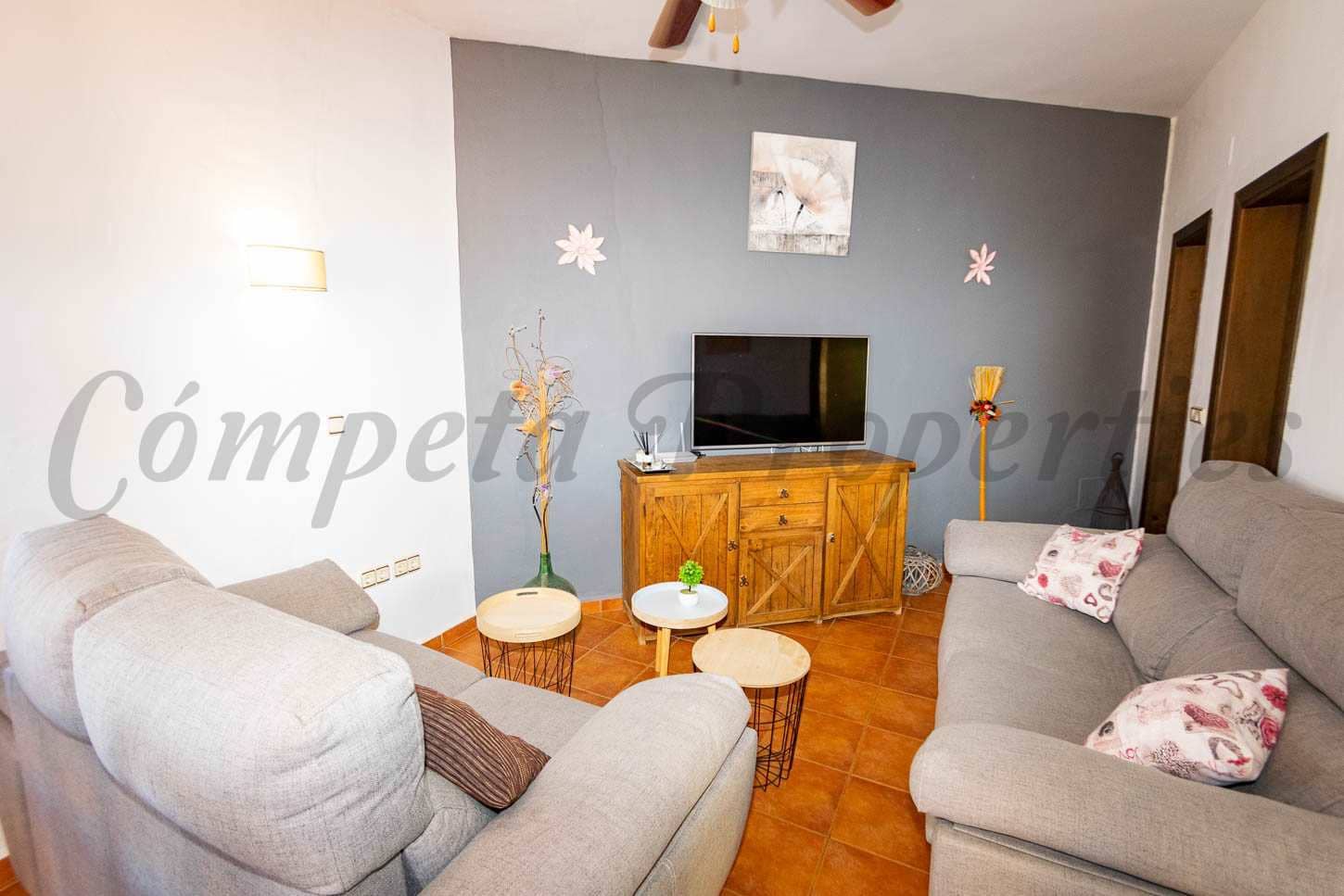 2 soveværelse Finca/Landehus til leje i Torrox med swimmingpool garage - € 1.000 (Ref: 8012121)