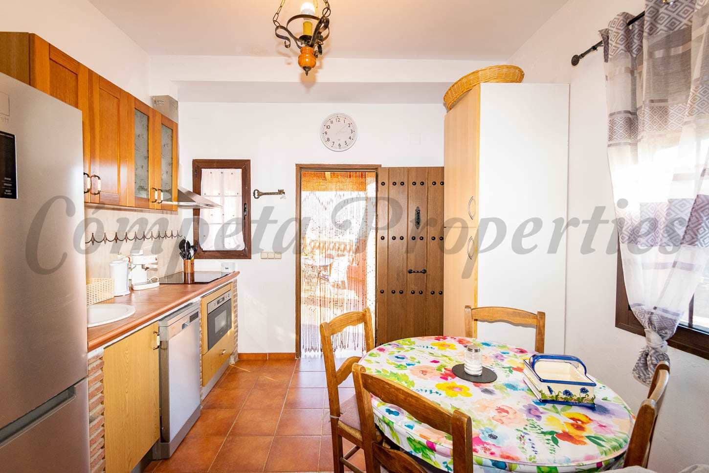 2 soveværelse Finca/Landehus til leje i Torrox med swimmingpool garage - € 1.000 (Ref: 8012121)