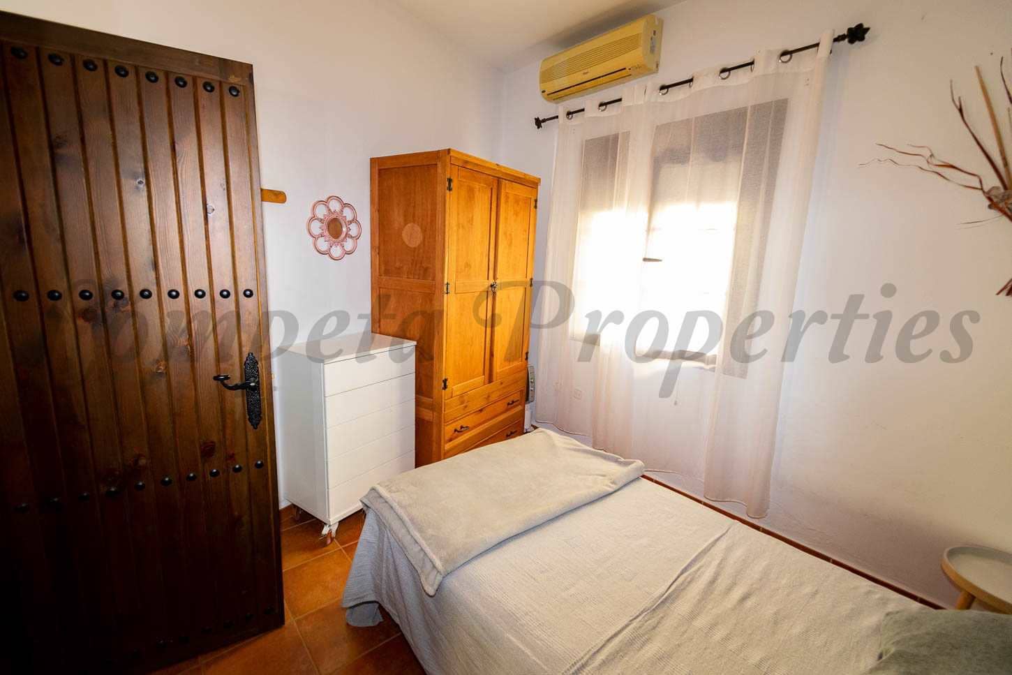 2 soveværelse Finca/Landehus til leje i Torrox med swimmingpool garage - € 1.000 (Ref: 8012121)