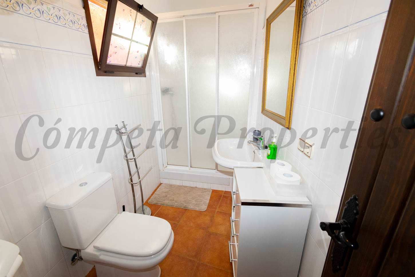 2 soveværelse Finca/Landehus til leje i Torrox med swimmingpool garage - € 1.000 (Ref: 8012121)