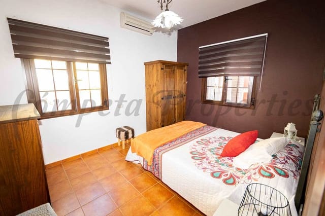2 sypialnia Finka/Dom wiejski do wynajęcia w Torrox z basenem garażem - 1 000 € (Ref: 8012121)
