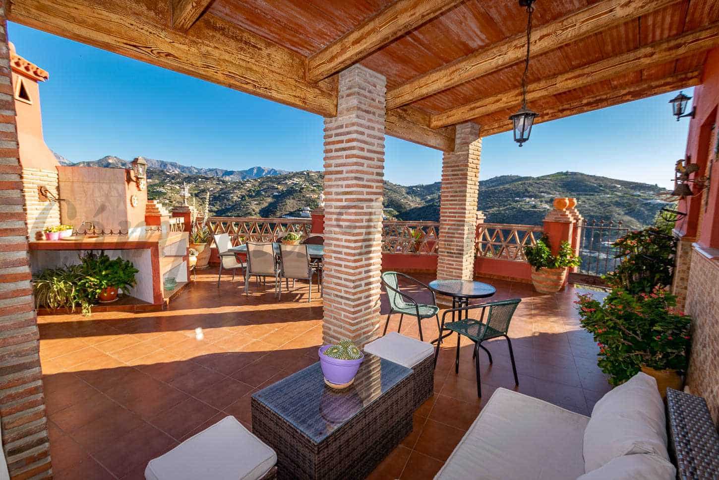 2 soveværelse Finca/Landehus til leje i Torrox med swimmingpool garage - € 1.000 (Ref: 8012121)