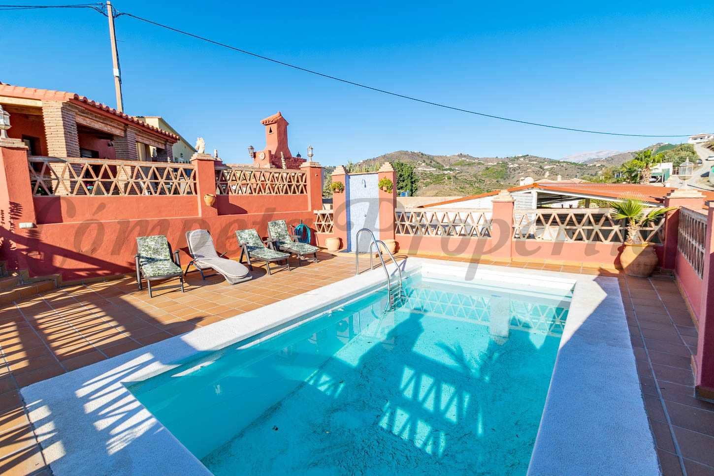 2 soveværelse Finca/Landehus til leje i Torrox med swimmingpool garage - € 1.000 (Ref: 8012121)