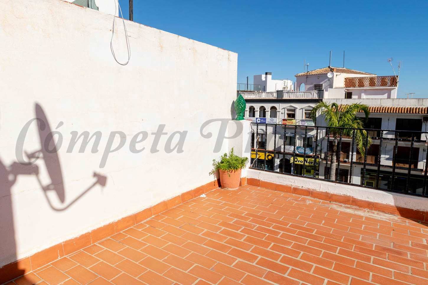 8 bedroom Townhouse for sale in Nerja - € 950,000 (Ref: 8141424)