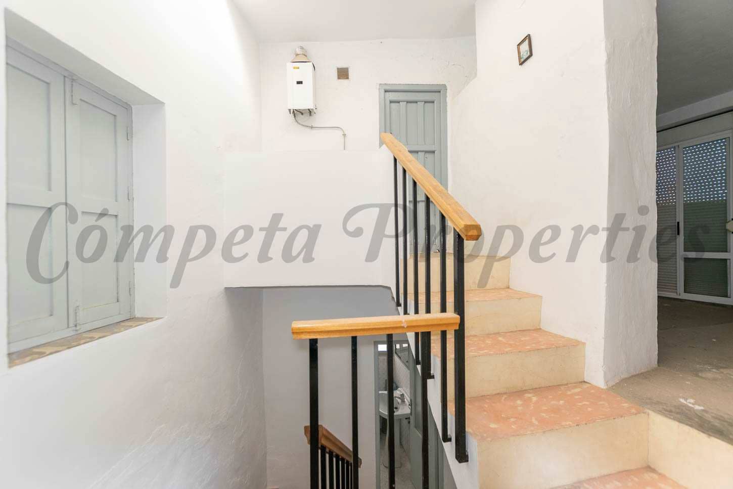 5 bedroom Townhouse for sale in Competa - € 194,000 (Ref: 8146567)