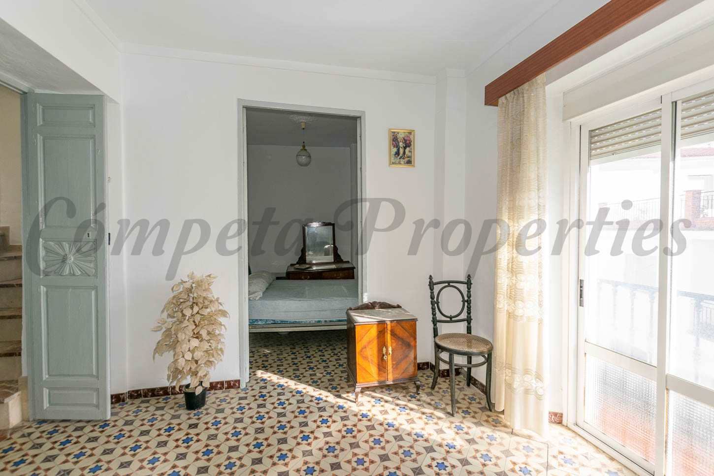 5 bedroom Townhouse for sale in Competa - € 194,000 (Ref: 8146567)