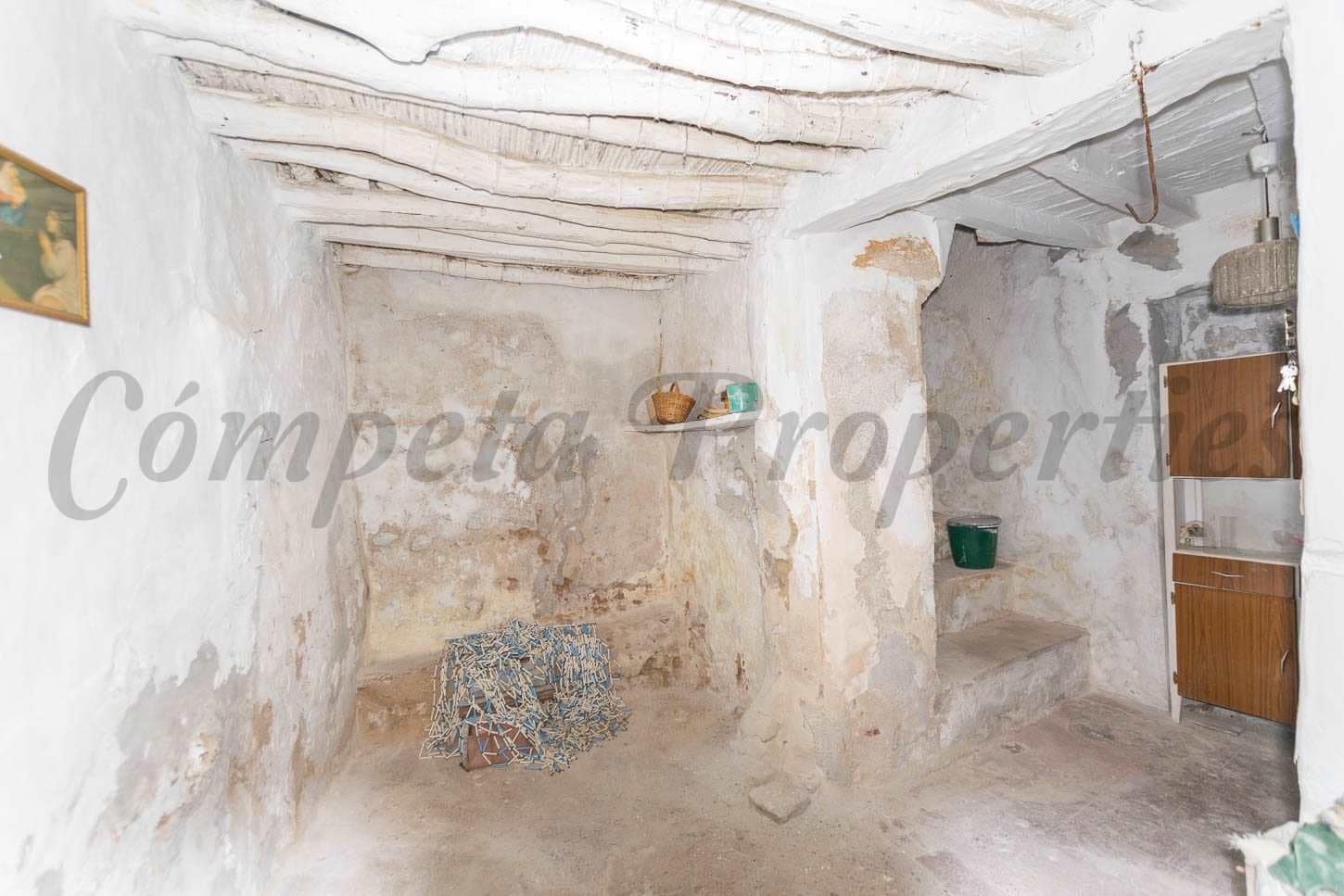 5 bedroom Townhouse for sale in Competa - € 194,000 (Ref: 8146567)