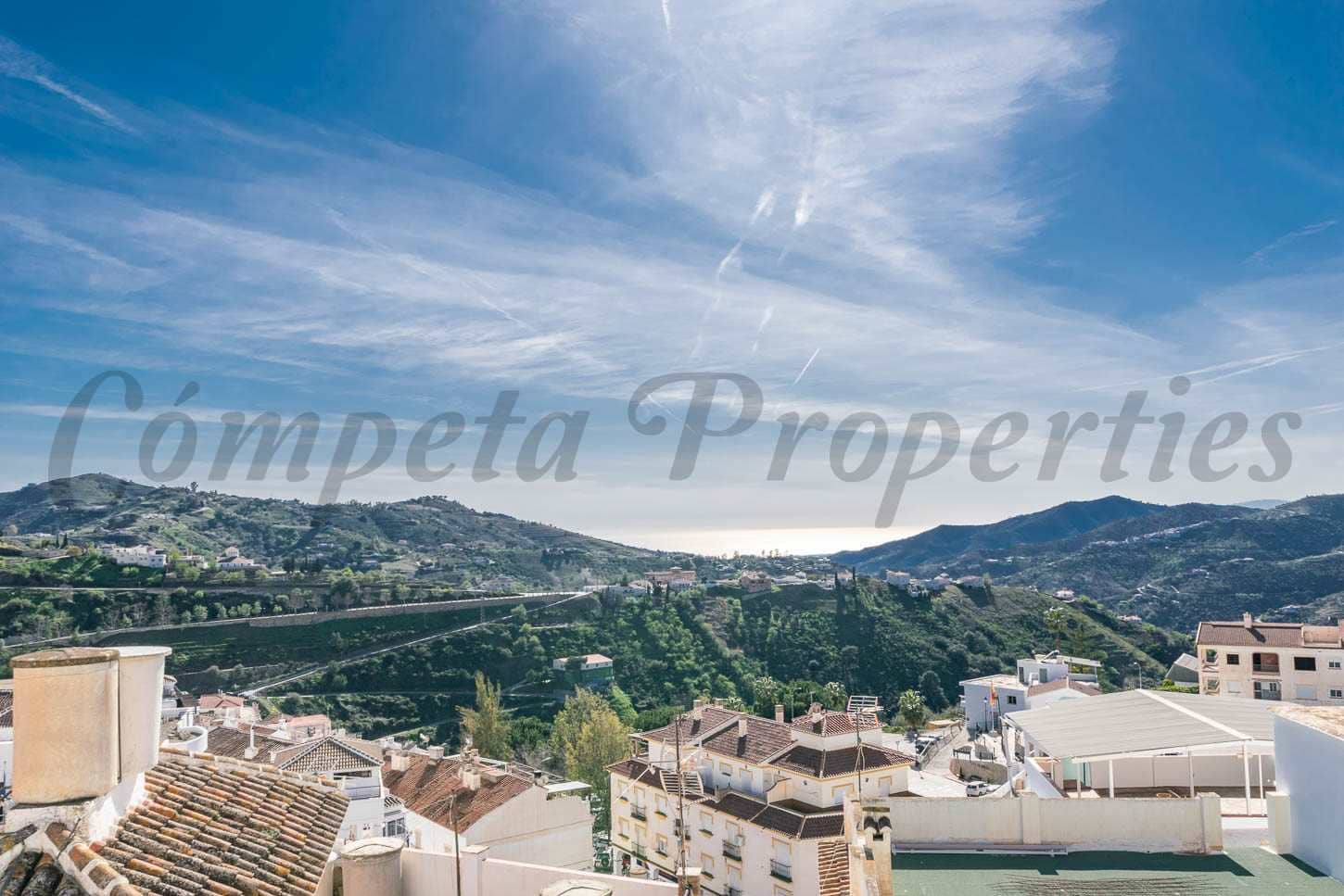 5 bedroom Townhouse for sale in Competa - € 194,000 (Ref: 8146567)