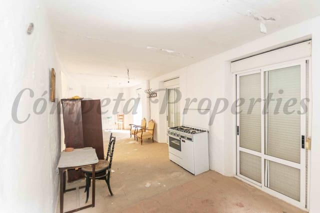 5 bedroom Townhouse for sale in Cómpeta - € 194,000 (Ref: 8146567)