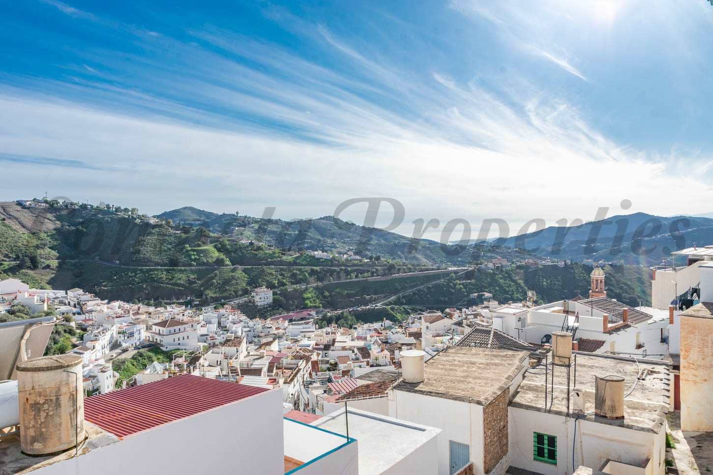 5 soveværelse Byhus til salg i Competa - € 173.000 (Ref: 8155663)