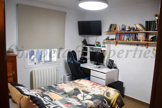 3 bedroom Townhouse for sale in Torrox with pool garage - € 630,000 (Ref: 8176185)