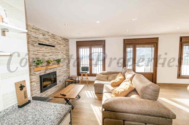 3 bedroom Finca/Country House for holiday rental in Torrox Pueblo, Torrox with pool garage - € 1,225 (Ref: 8200684)