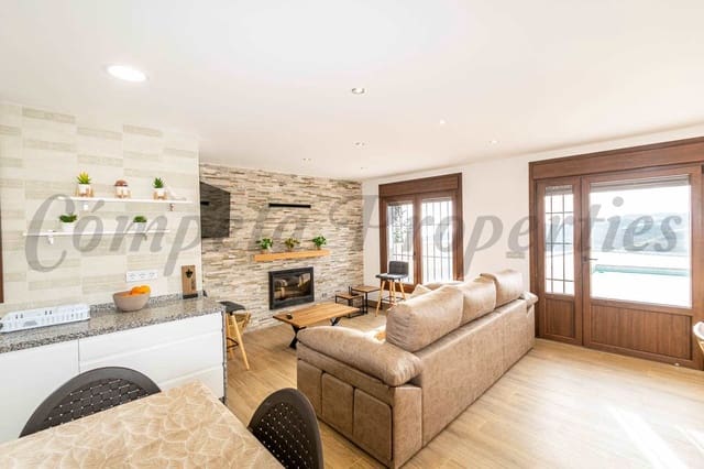 3 bedroom Finca/Country House for holiday rental in Torrox Pueblo, Torrox with pool garage - € 1,225 (Ref: 8200684)