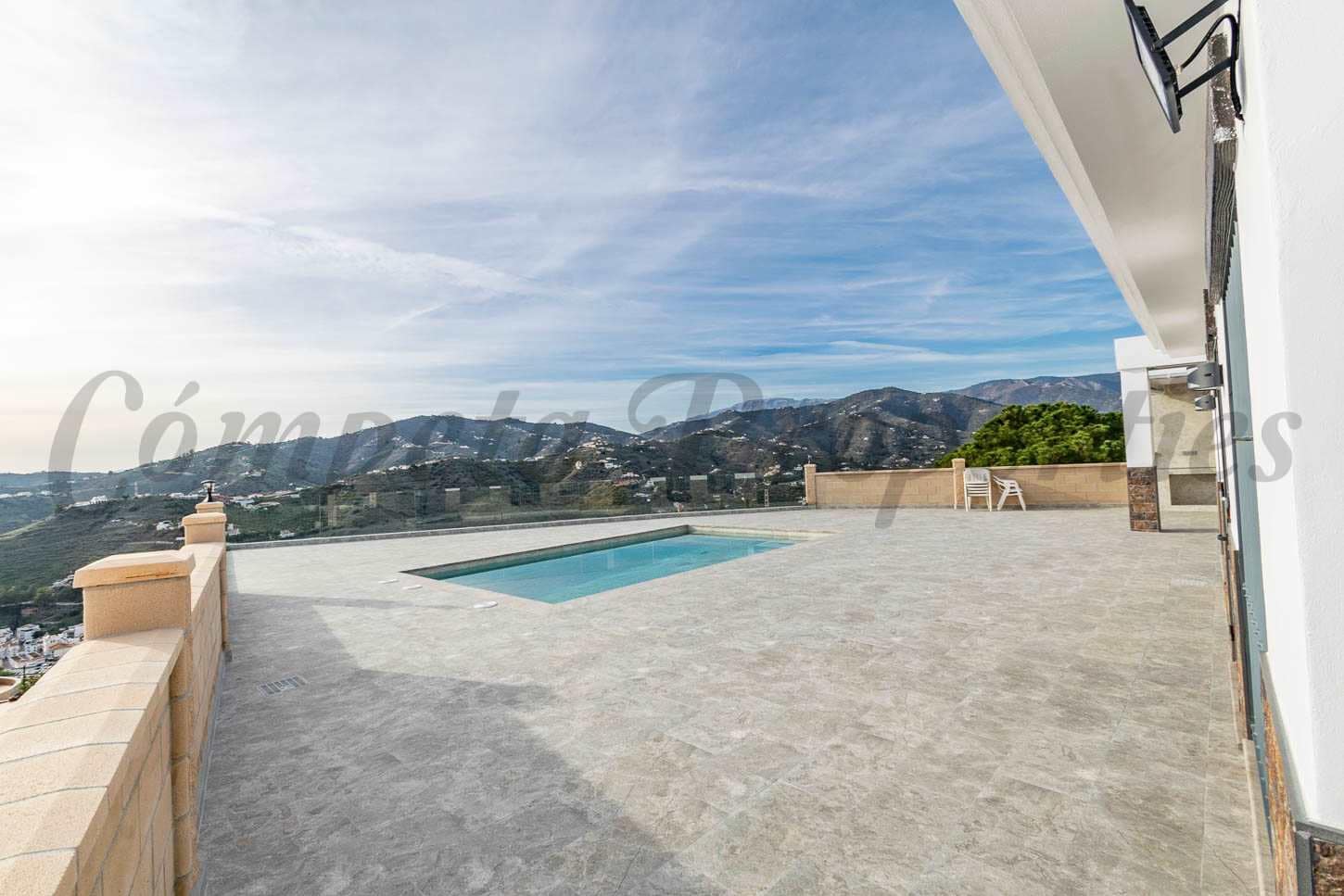 3 camera da letto Finca/Casa di Campagna da affitare come casa vacanza in Torrox con piscina garage - 1.225 € (Rif: 8200684)