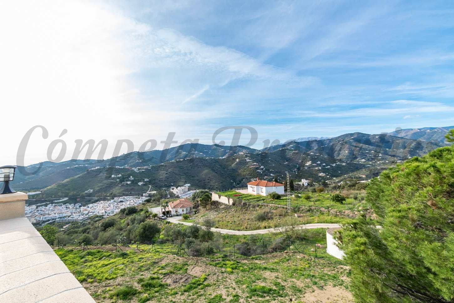 3 camera da letto Finca/Casa di Campagna da affitare come casa vacanza in Torrox con piscina garage - 1.225 € (Rif: 8200684)