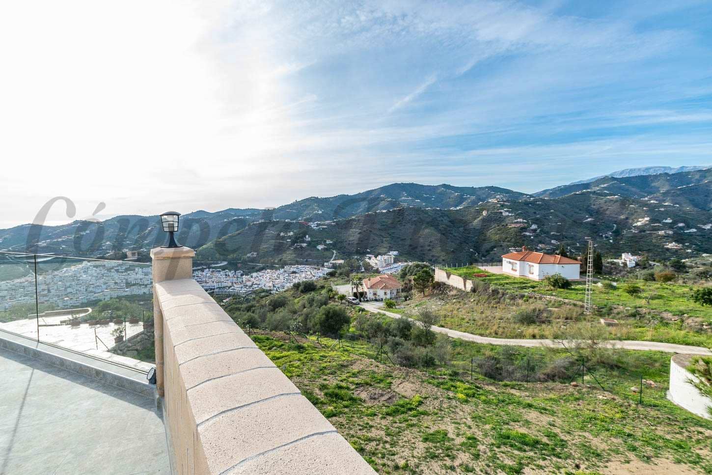 3 camera da letto Finca/Casa di Campagna da affitare come casa vacanza in Torrox con piscina garage - 1.225 € (Rif: 8200684)