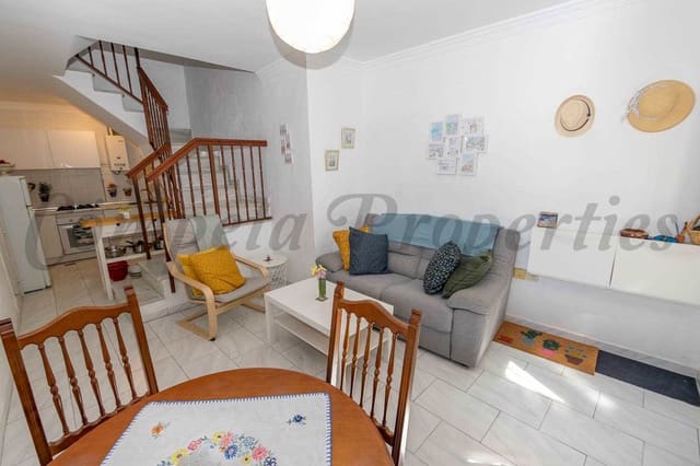 3 bedroom Townhouse for holiday rental in Torrox Pueblo, Torrox - € 470 (Ref: 8223601)