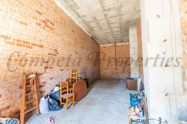 Commercieel te koop in Torrox-Costa, Torrox met garage - € 220.000 (Ref: 8279964)