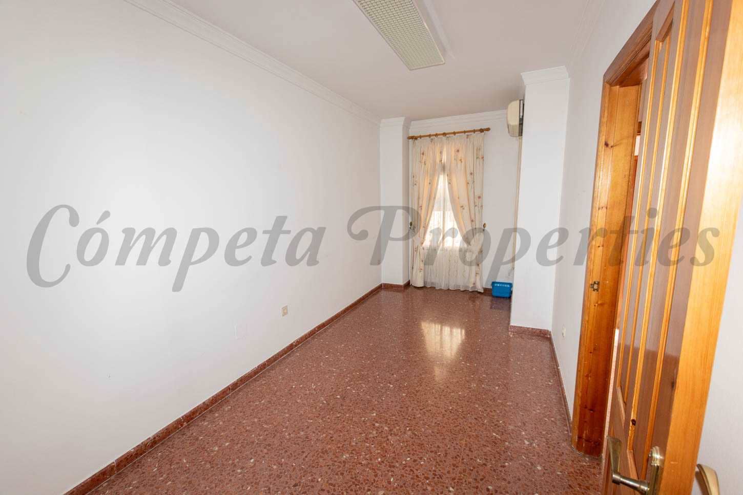 3 quarto Apartamento para venda em Nerja - 200 000 € (Ref: 8292949)