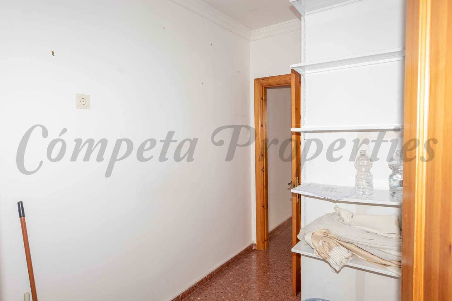 3 quarto Apartamento para venda em Nerja - 200 000 € (Ref: 8292949)