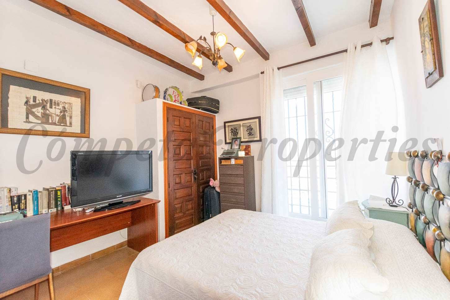 4 soveværelse Villa til salg i Lagos med swimmingpool - € 550.000 (Ref: 8315502)