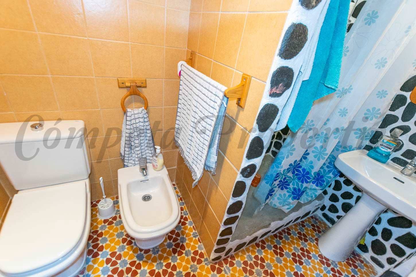 4 soveværelse Villa til salg i Lagos med swimmingpool - € 550.000 (Ref: 8315502)