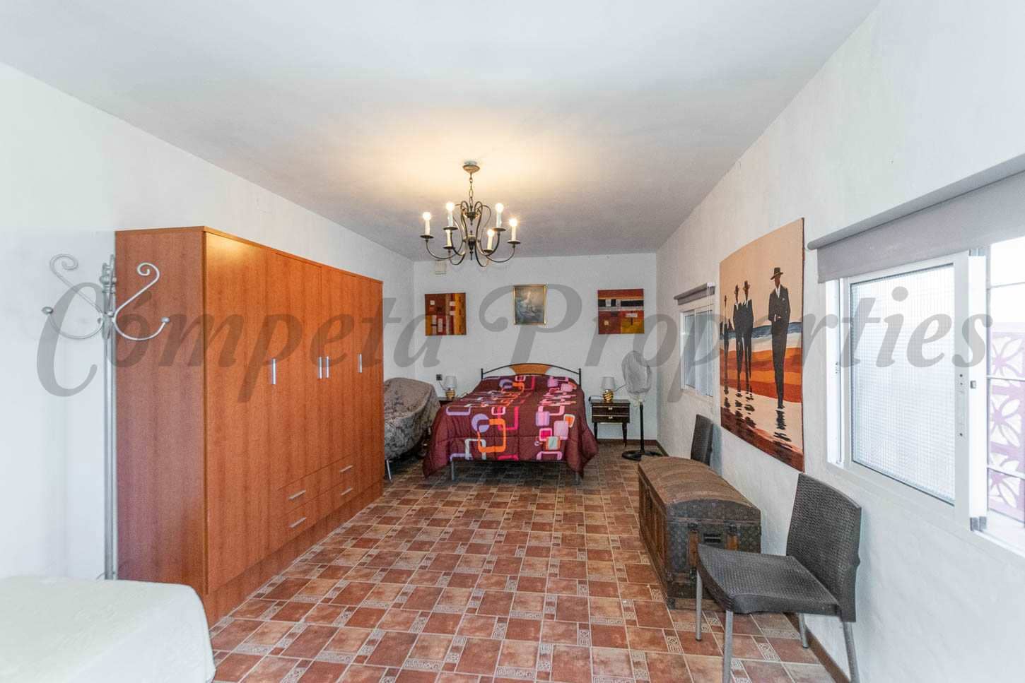 4 soveværelse Villa til salg i Lagos med swimmingpool - € 550.000 (Ref: 8315502)