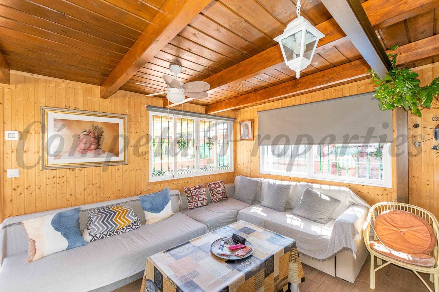 4 soveværelse Villa til salg i Lagos med swimmingpool - € 550.000 (Ref: 8315502)