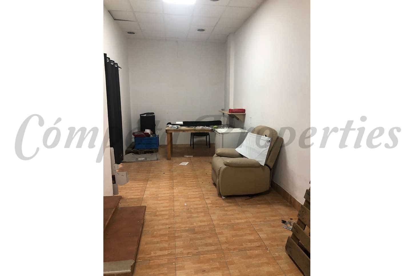 Erhverv til leje i Velez-Malaga - € 1.260 (Ref: 8326889)