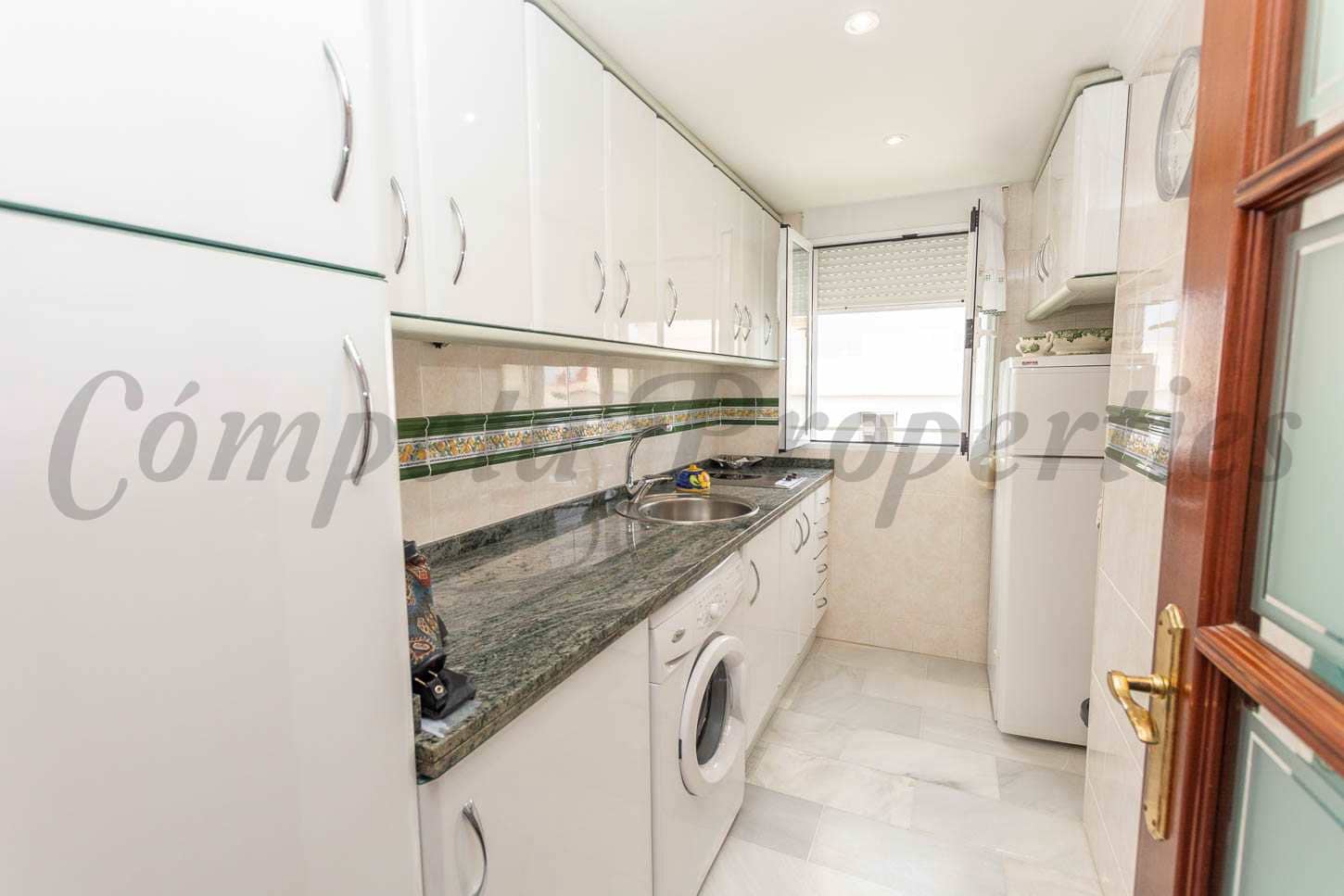 1 soveværelse Lejlighed til salg i Nerja med swimmingpool - € 335.000 (Ref: 8346819)