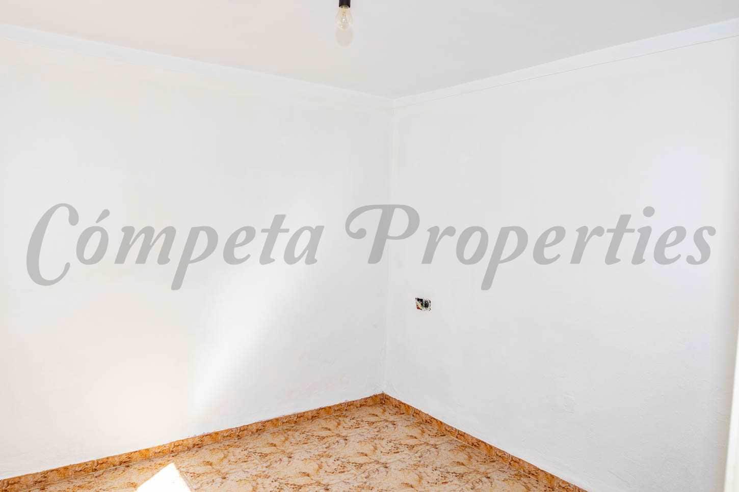 4 soveværelse Byhus til salg i Torrox med garage - € 210.000 (Ref: 8396002)