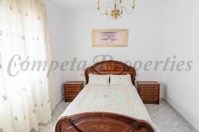 4 soveværelse Byhus til salg i Torrox med garage - € 210.000 (Ref: 8396002)