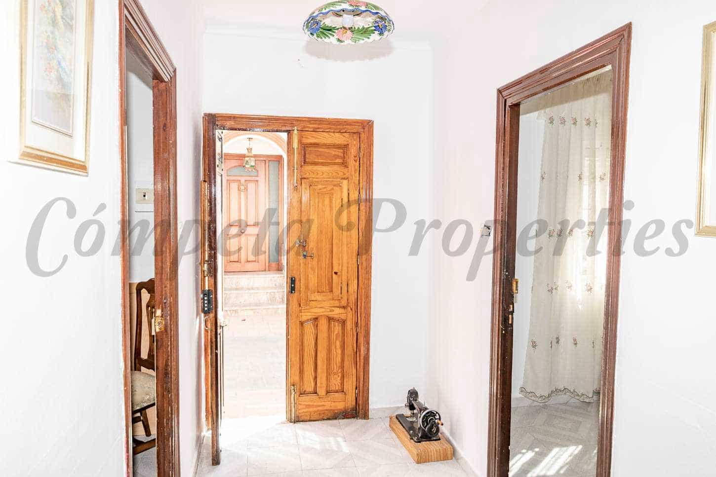 4 soveværelse Byhus til salg i Torrox med garage - € 210.000 (Ref: 8396002)