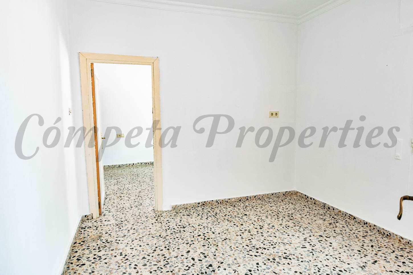 4 soveværelse Byhus til salg i Torrox med garage - € 210.000 (Ref: 8396002)