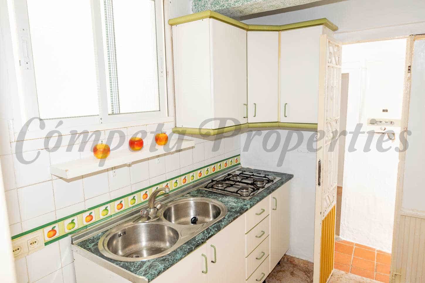 4 soveværelse Byhus til salg i Torrox med garage - € 210.000 (Ref: 8396002)