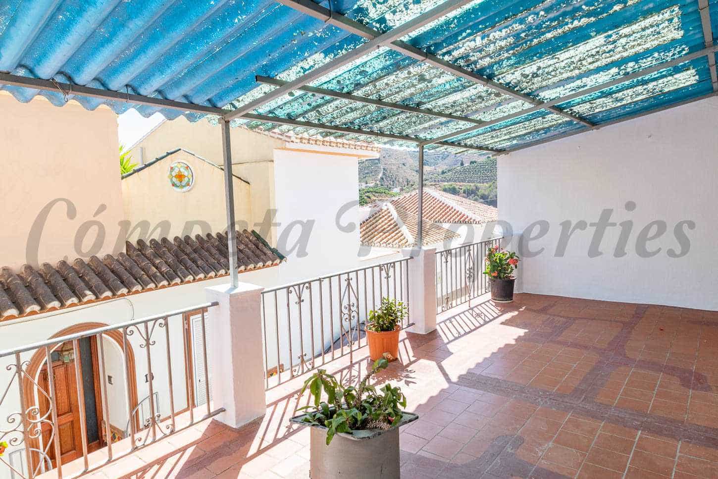 4 soveværelse Byhus til salg i Torrox med garage - € 210.000 (Ref: 8396002)