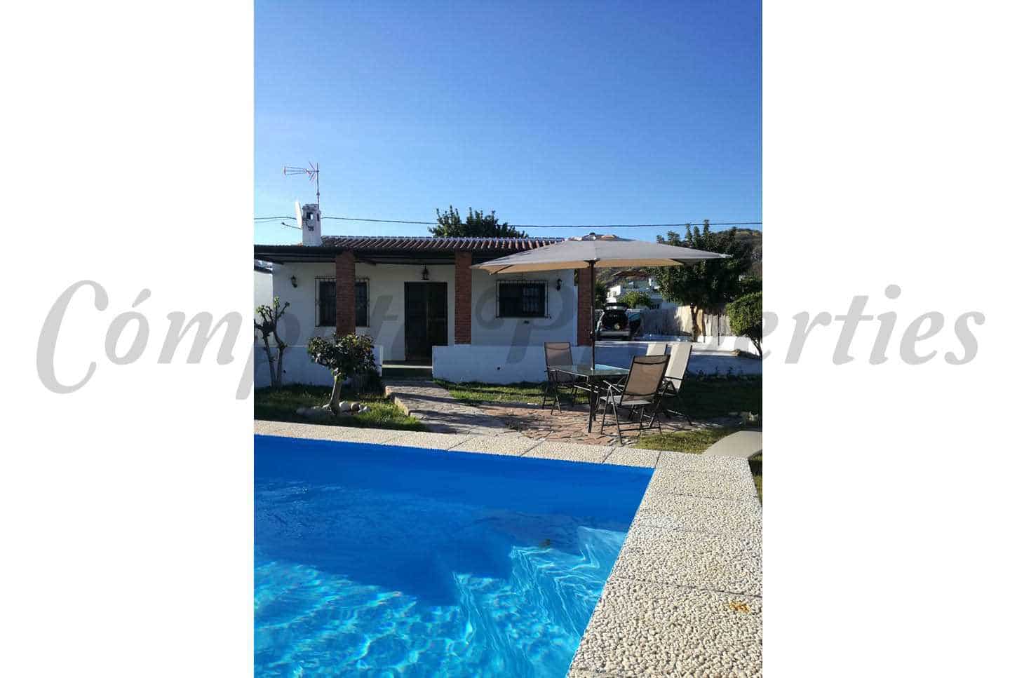 2 chambre Villa/Maison à vendre à Nerja avec piscine garage - 365 000 € (Ref: 8410257)