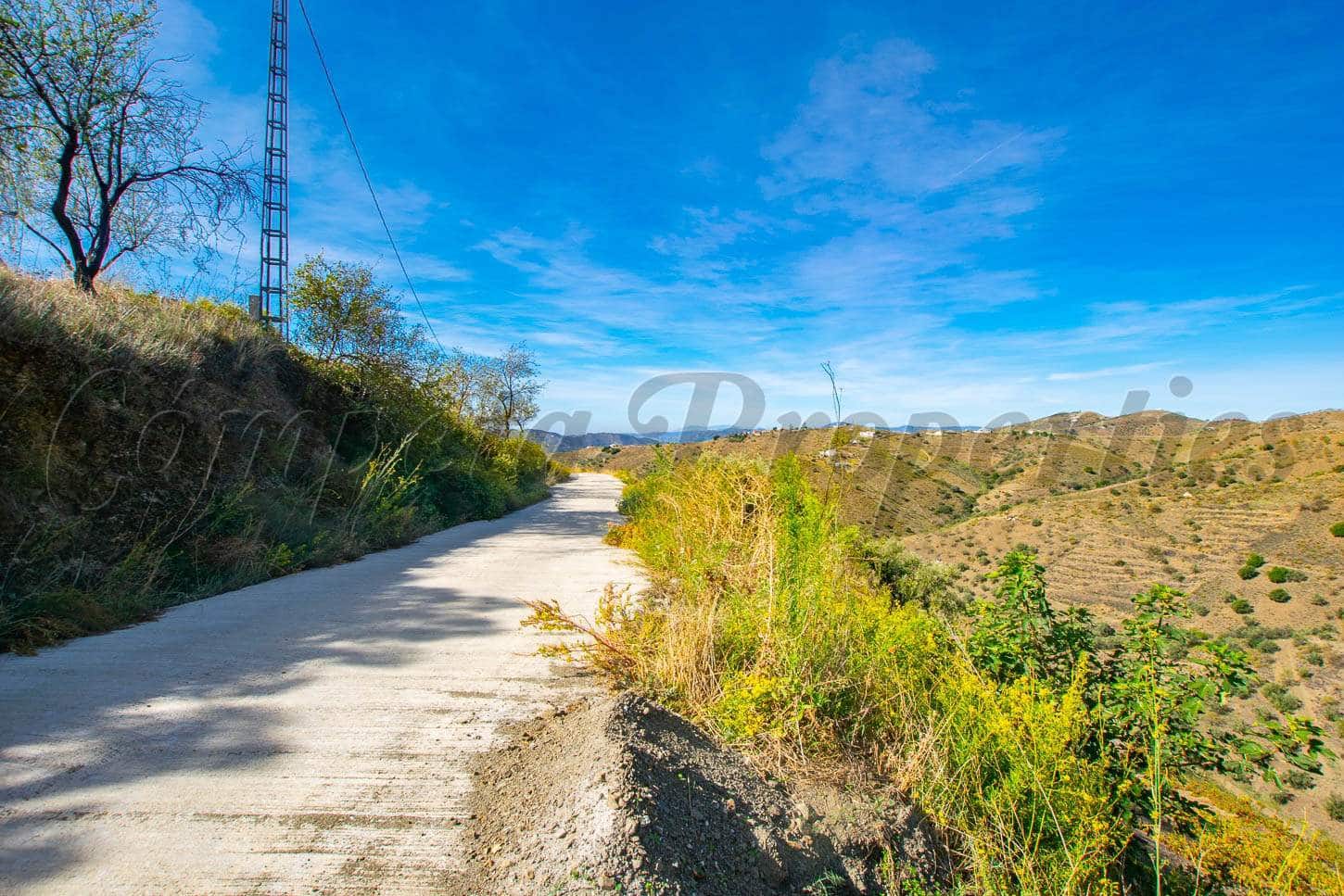 Grunde uden byggetilladelser til salg i Sedella - € 24.000 (Ref: 8431618)