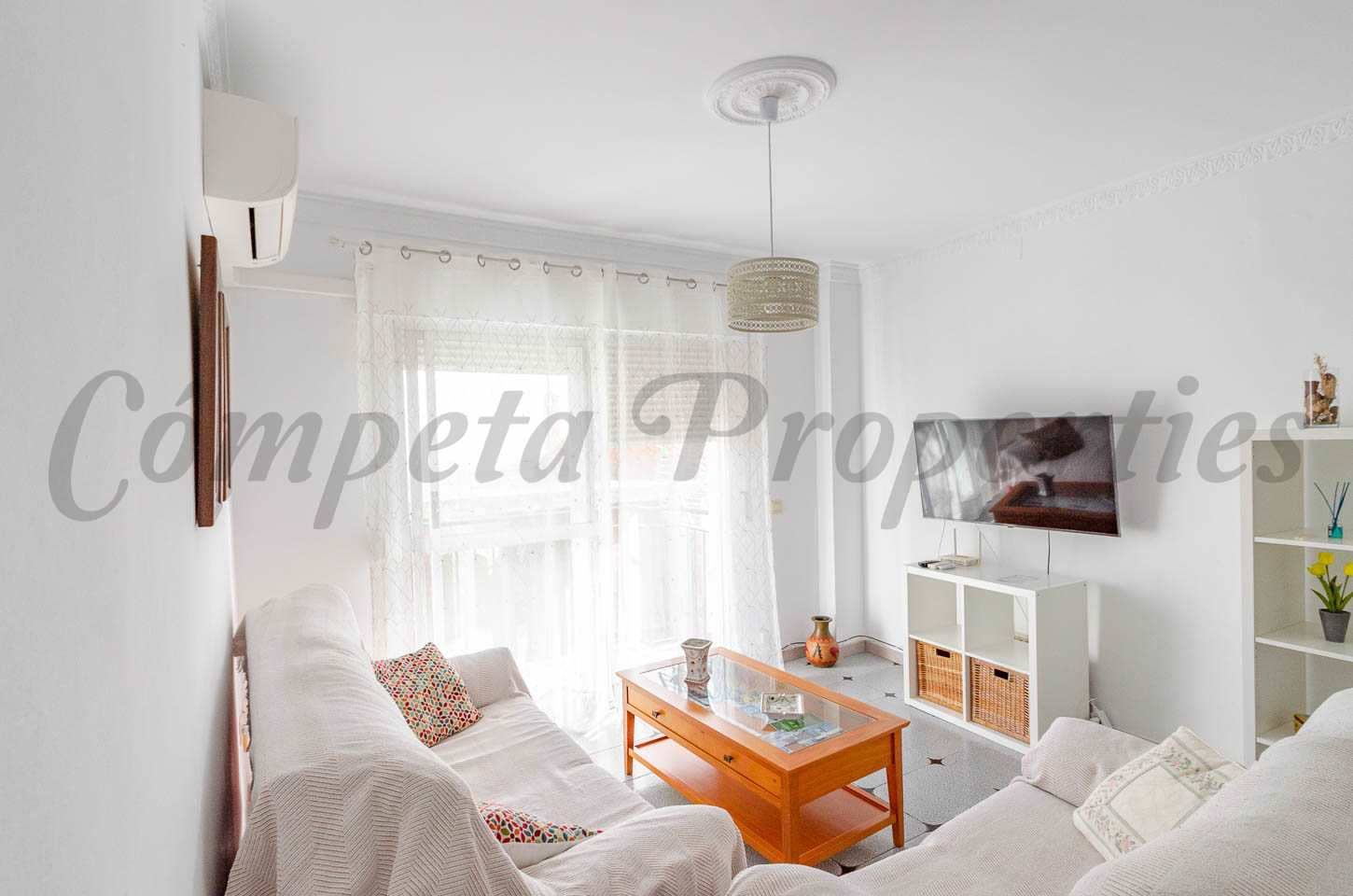 3 soveværelse Lejlighed til leje i Competa - € 750 (Ref: 8437956)