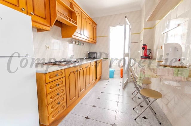 3 bedroom Apartment for rent in Cómpeta - € 750 (Ref: 8437956)