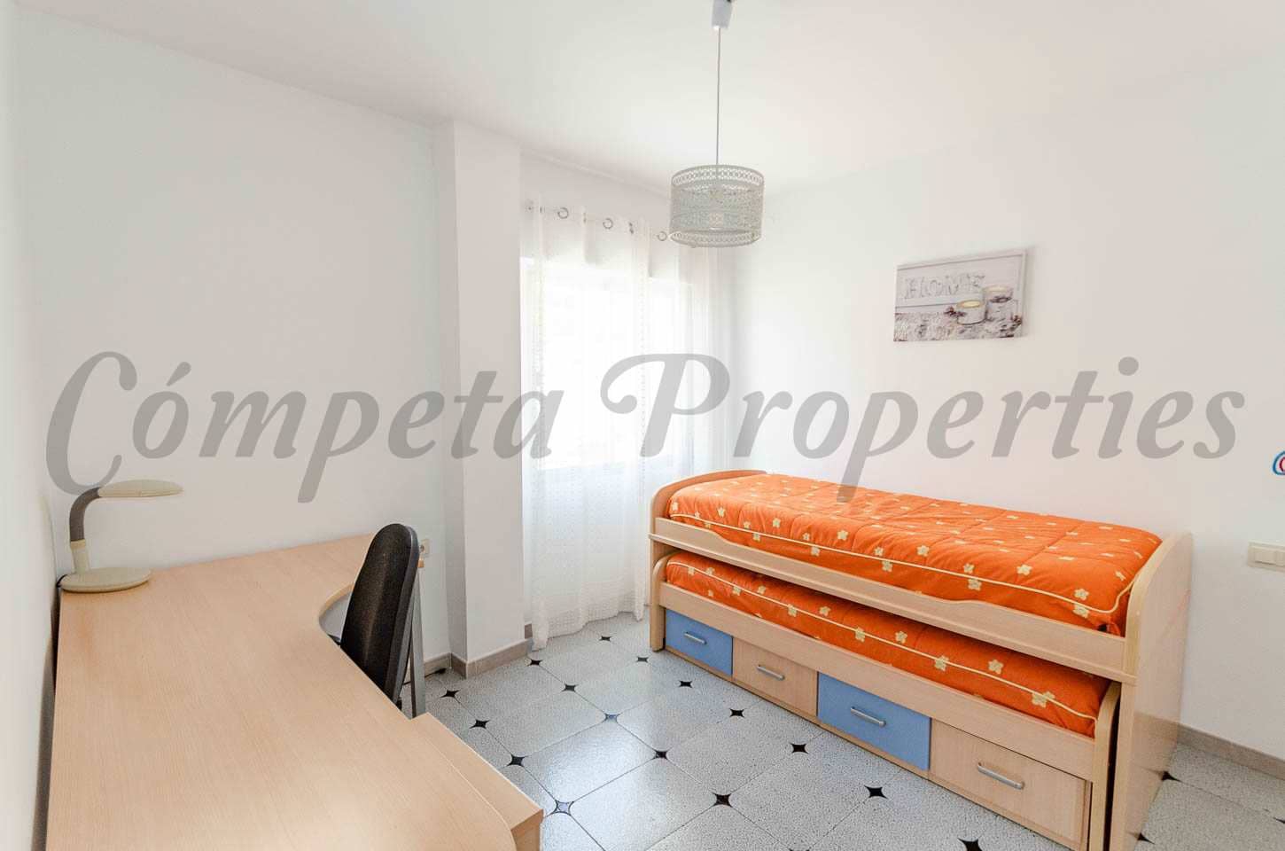 3 soveværelse Lejlighed til leje i Competa - € 750 (Ref: 8437956)