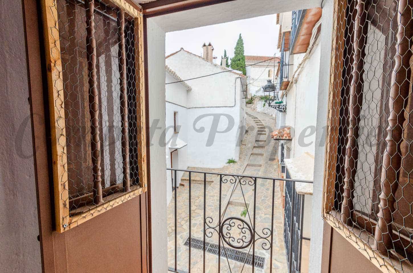 3 soveværelse Byhus til salg i Comares - € 95.000 (Ref: 8437967)