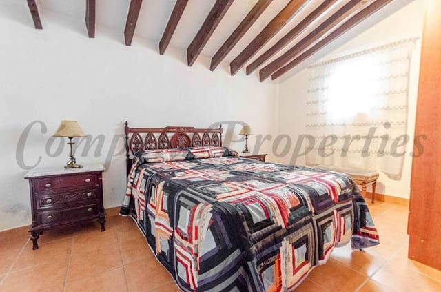 3 soveværelse Byhus til salg i Comares - € 95.000 (Ref: 8437967)