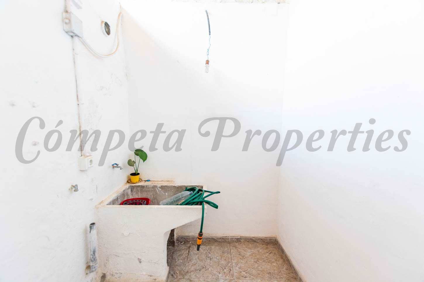 2 slaapkamer Huis te koop in Nerja - € 425.000 (Ref: 8440784)