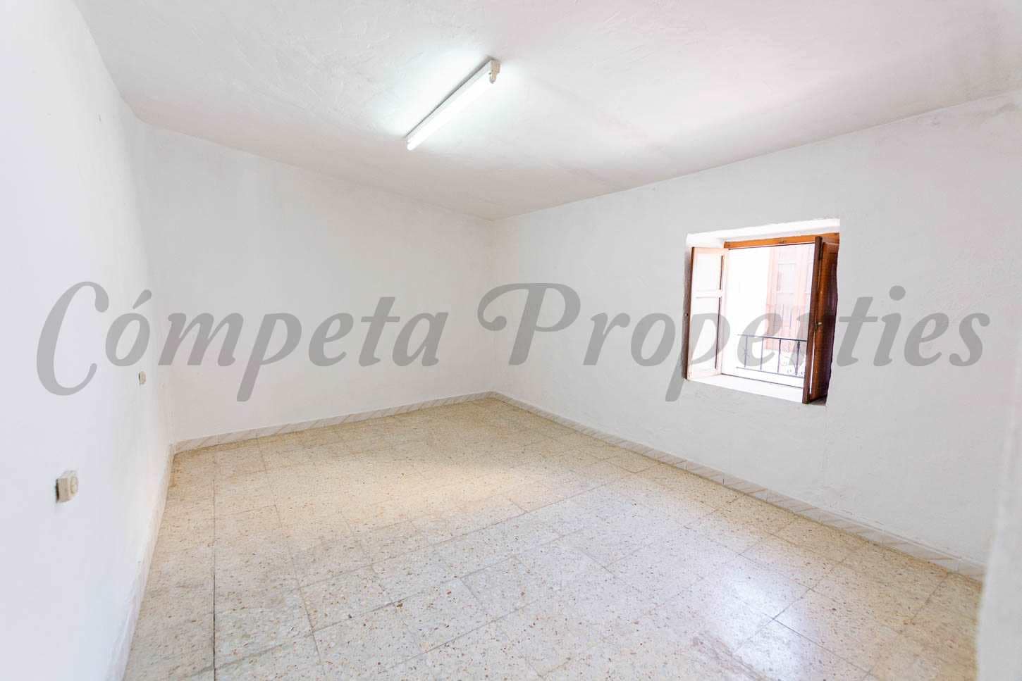 2 slaapkamer Huis te koop in Nerja - € 425.000 (Ref: 8440784)